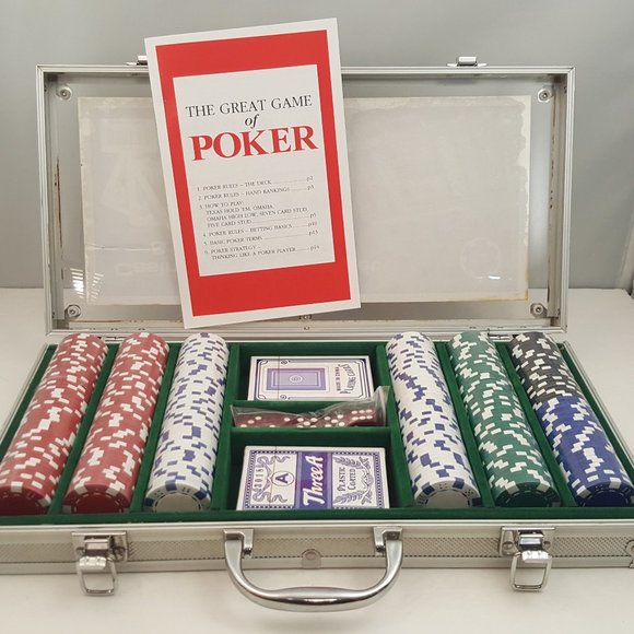 Casino Style Poker Set & Aluminum Box2 Decks / 5 Dice / 300 11.5g Chips
